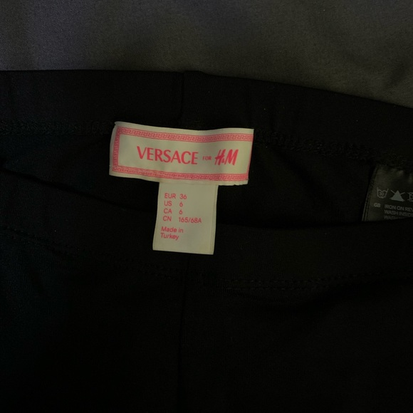 Versace for H&M black leggings size US 6. - Picture 5 of 6